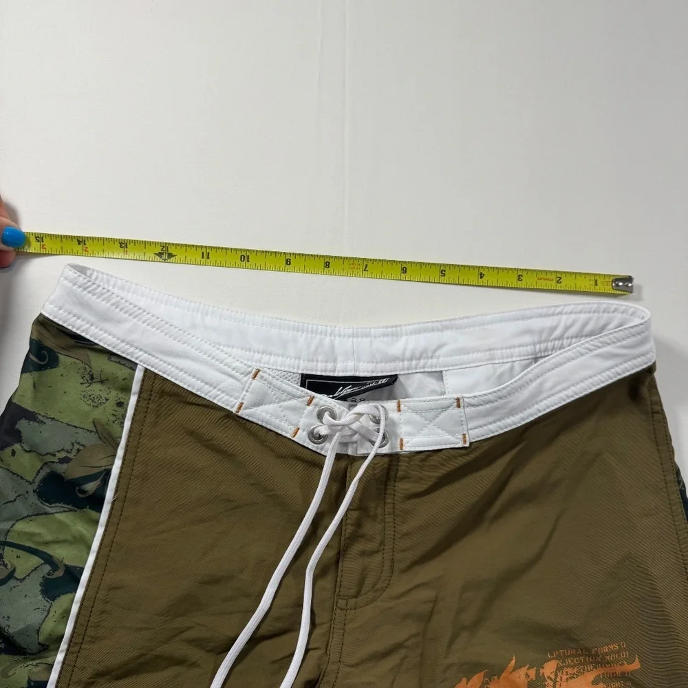 Oakley Men’s Swim Shorts Camo Orange Graphic Boardshorts Size 2 Beach Surf